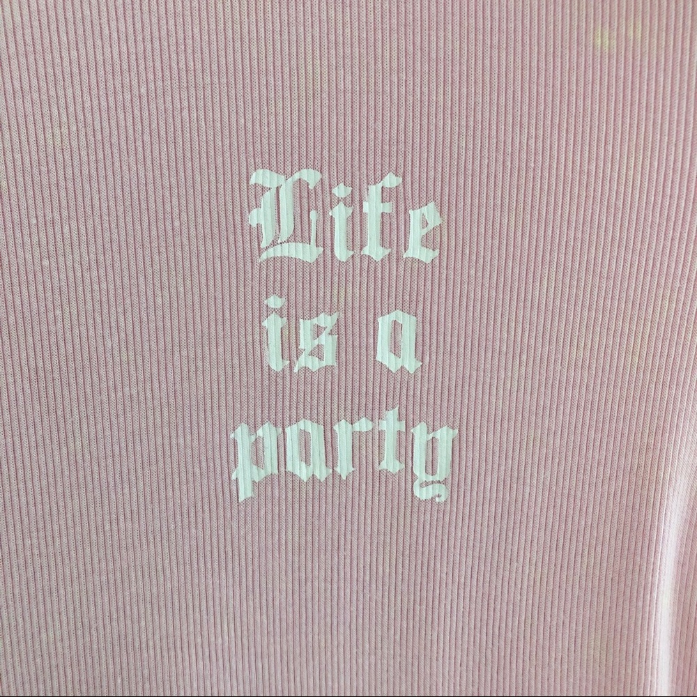 Forever 21 Graphic T-shirt - Picture 2 of 5